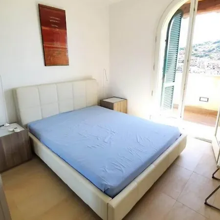Lussuoso Attico Con Piscina E Rifiniture Di Pregio
